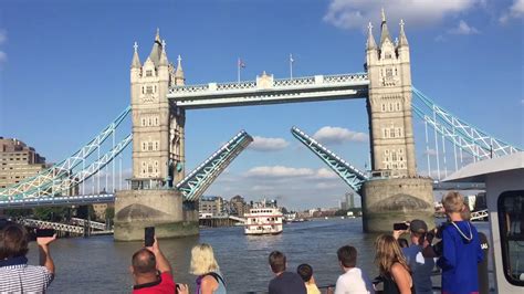 london bridge opening for ships